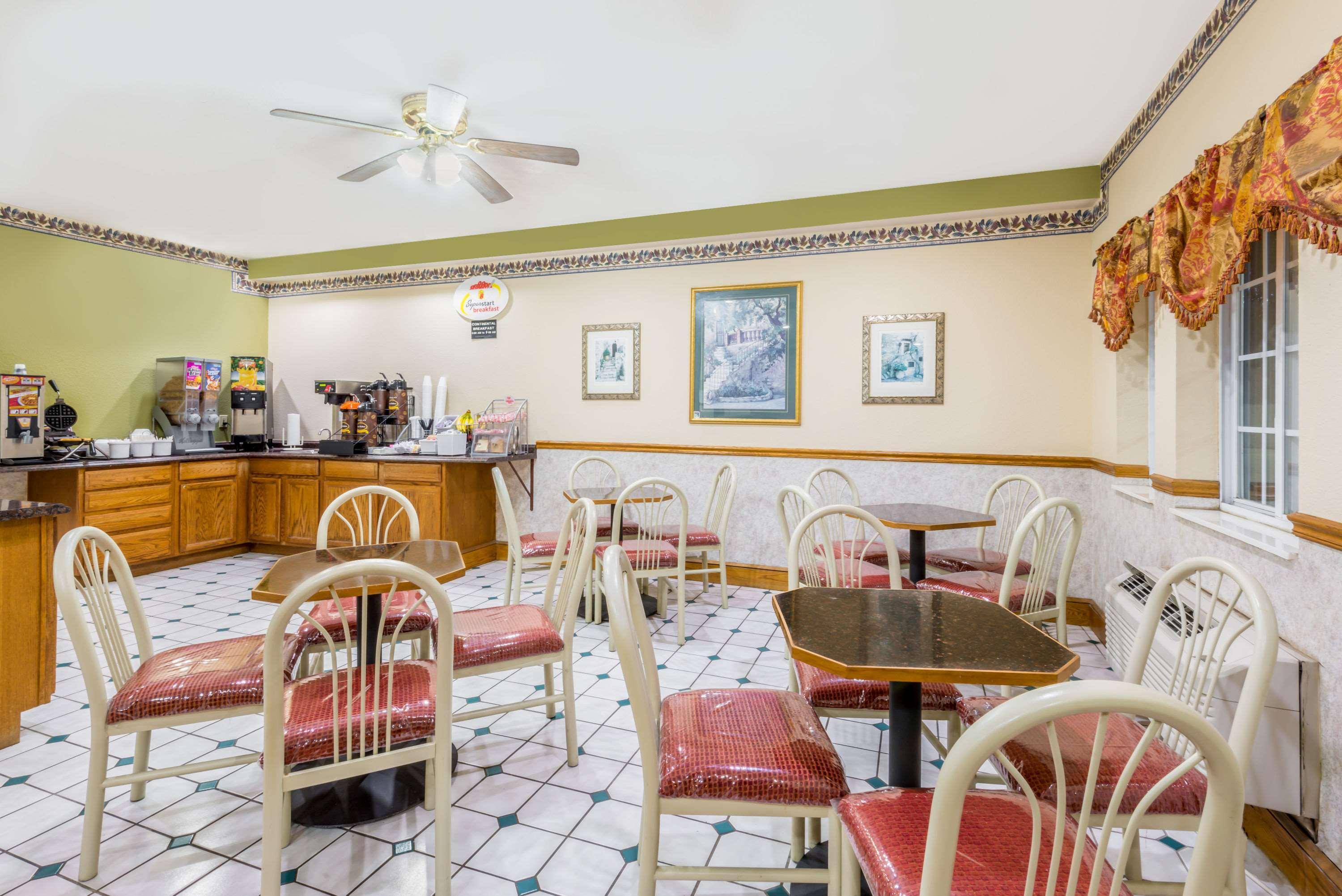 ซูเปอร์ 8 บาย วินด์แฮม แพลต ซิตี้ แคนซัสซิตี้ แอเรีย Hotel Platte City ภายนอก รูปภาพ